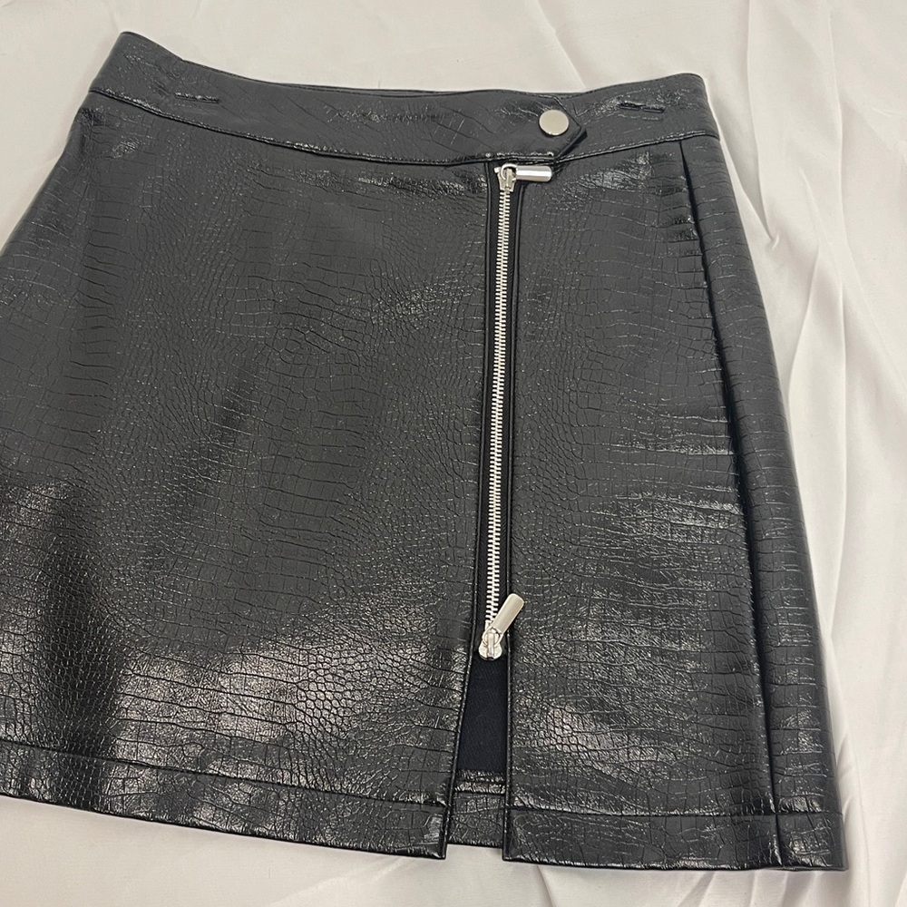 Topshop black croc effect faux leather skirt size 6